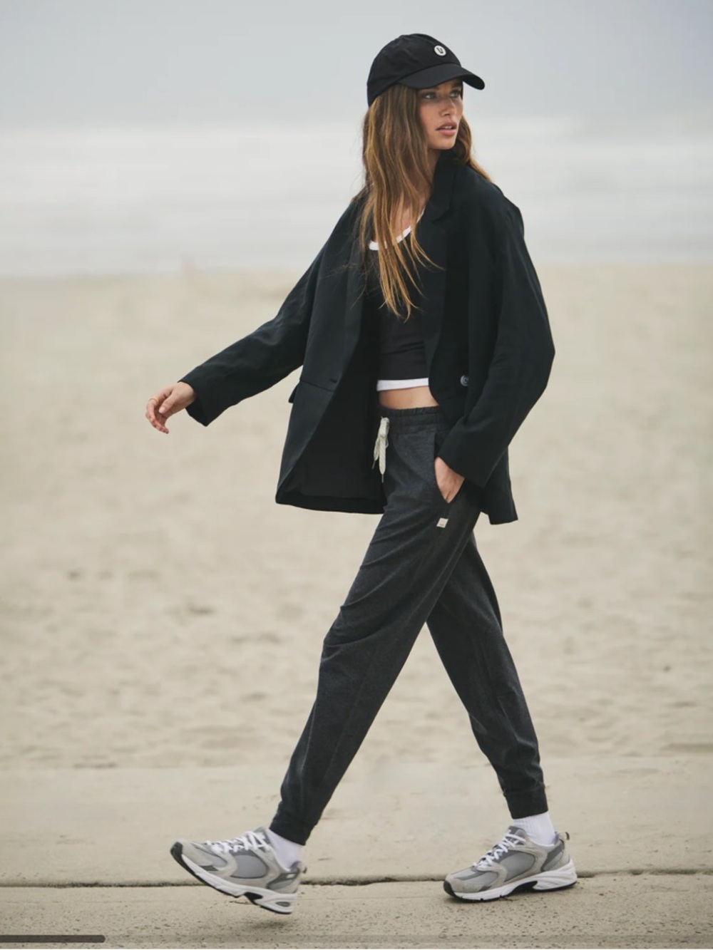 Vuori Women’s Dark Gray Drawstring Jogger Pants Small